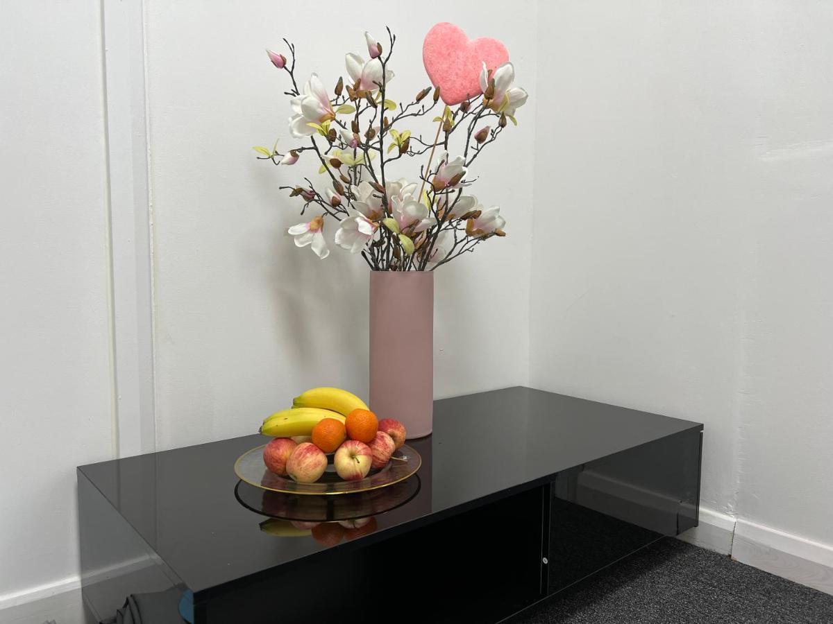 Hotel Grand Bleu - London - Next To Piccadilly Line Tube Station & Brand New Facilities Zewnętrze zdjęcie