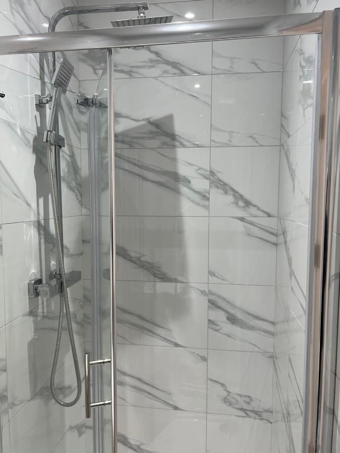 Hotel Grand Bleu - London - Next To Piccadilly Line Tube Station & Brand New Facilities Zewnętrze zdjęcie