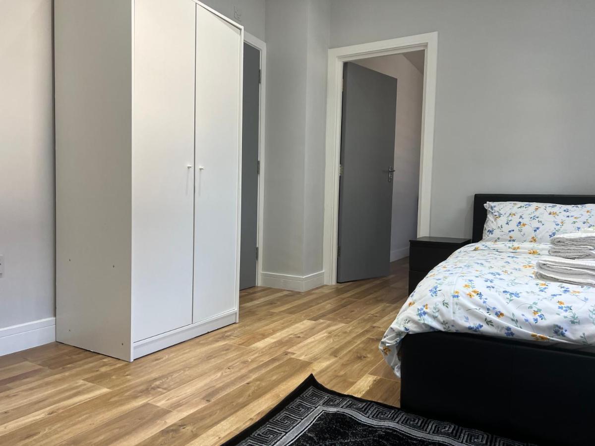 Hotel Grand Bleu - London - Next To Piccadilly Line Tube Station & Brand New Facilities Zewnętrze zdjęcie