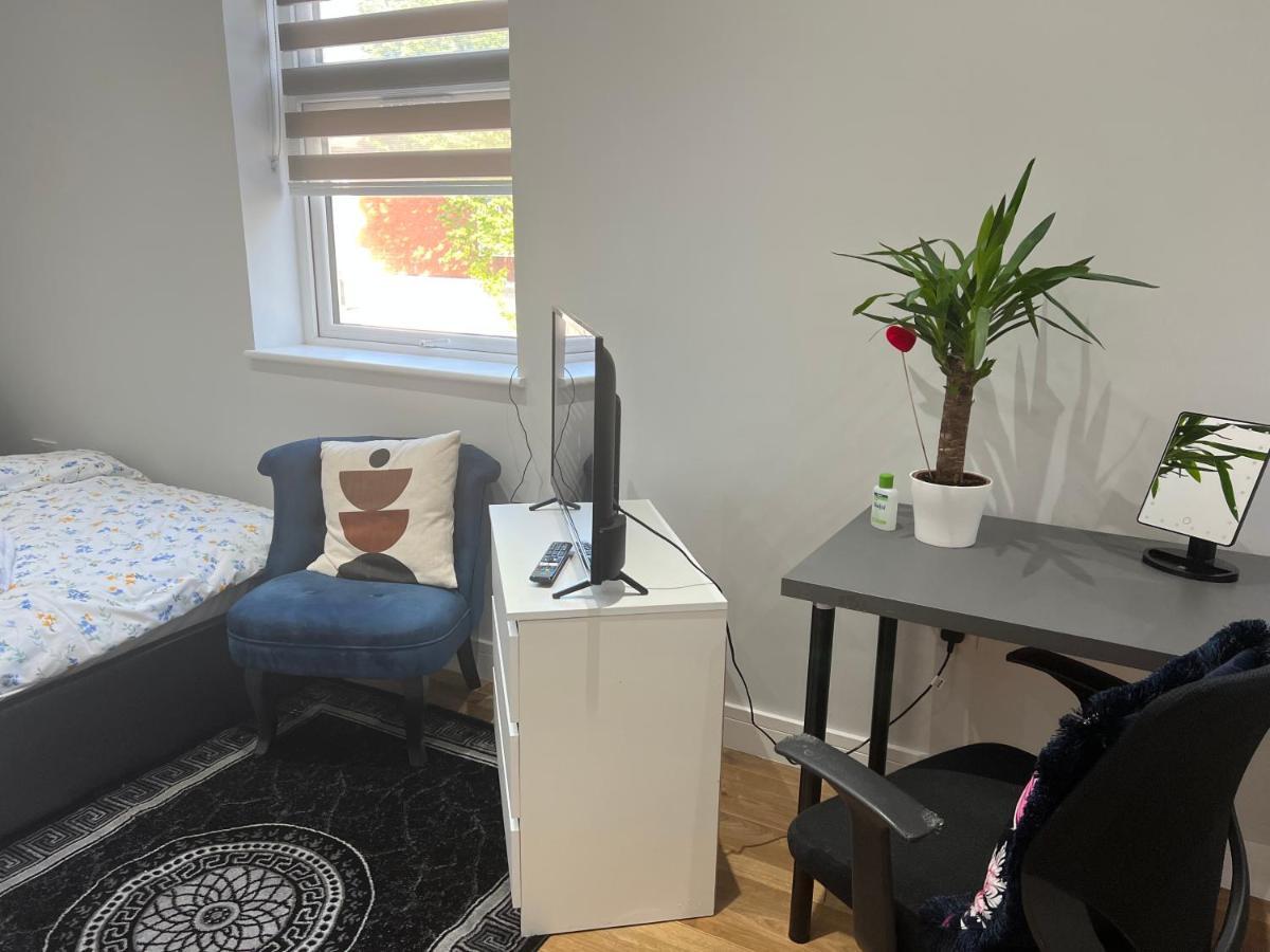 Hotel Grand Bleu - London - Next To Piccadilly Line Tube Station & Brand New Facilities Zewnętrze zdjęcie